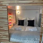 Pure - For Up To 5 Guests Near Uber Arena, Central, Stylish 4*