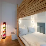 Appart hôtel Pure - For Up To 5 Guests Near Uber Arena, Central, Stylish