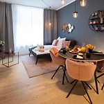 Aparthotel Pure - For Up To 5 Guests Near Uber Arena, Central, Stylish Berlijn