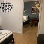 Aparthotel Pure - For Up To 5 Guests Near Uber Arena, Central, Stylish Berlijn
