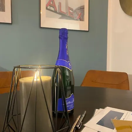 아파트호텔 Pure - Luxury At Pure Living In Center