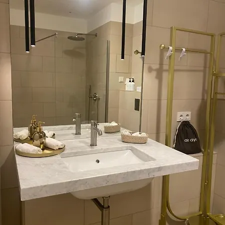 Aparthotel Pure - Luxury At Pure Living In Center 4*