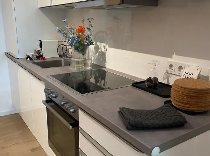 Pure - For Up To 5 Guests Near Uber Arena, Central, Stylish Hotel apartamentowy 4*