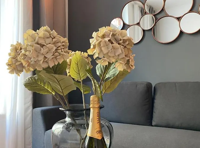 Pure - For Up To 5 Guests Near Uber Arena, Central, Stylish 4* Berlin