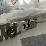 Aparthotel Pure - For Up To 5 Guests Near Uber Arena, Central, Stylish