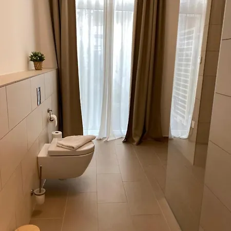 Ξενοδοχείο με διαμερίσματα Pure - Luxury At Pure Living In Center 4*