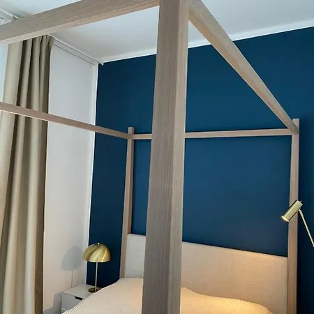 Ξενοδοχείο με διαμερίσματα Pure - Luxury At Pure Living In Center 4*