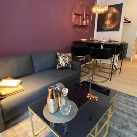 アパートホテル Pure - Luxury At Pure Living In Center