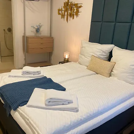 Pure Berlin Apartments - For Up To 5 Guests Near Uber Arena, Central, Stylish