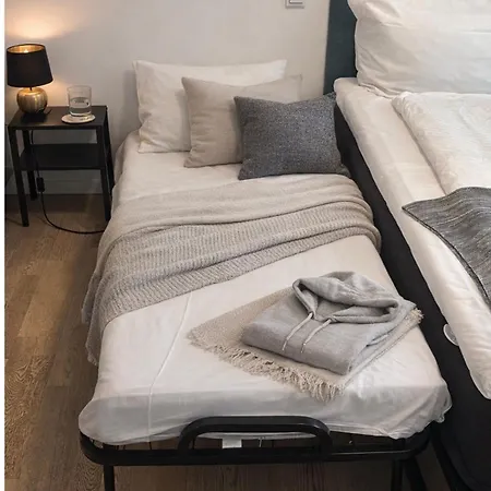 Pure - For Up To 5 Guests Near Uber Arena, Central, Stylish Aparthotel 4*