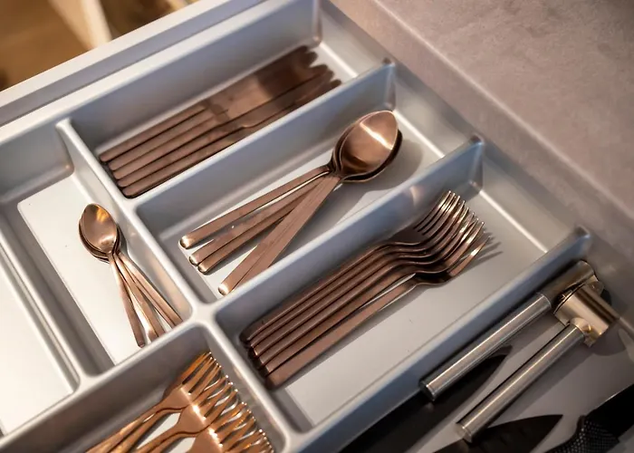 Pure Berlin Apartments - For Up To 5 Guests Near Uber Arena, Central, Stylish 4*