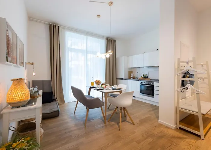 Pure Berlin Apartments - For Up To 5 Guests Near Uber Arena, Central, Stylish