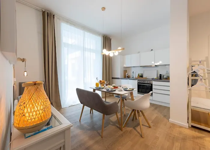 Pure Berlin Apartments - For Up To 5 Guests Near Uber Arena, Central, Stylish